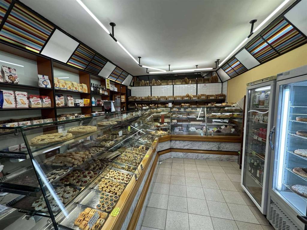 negozio in vendita a Firenze in zona Campo di Marte