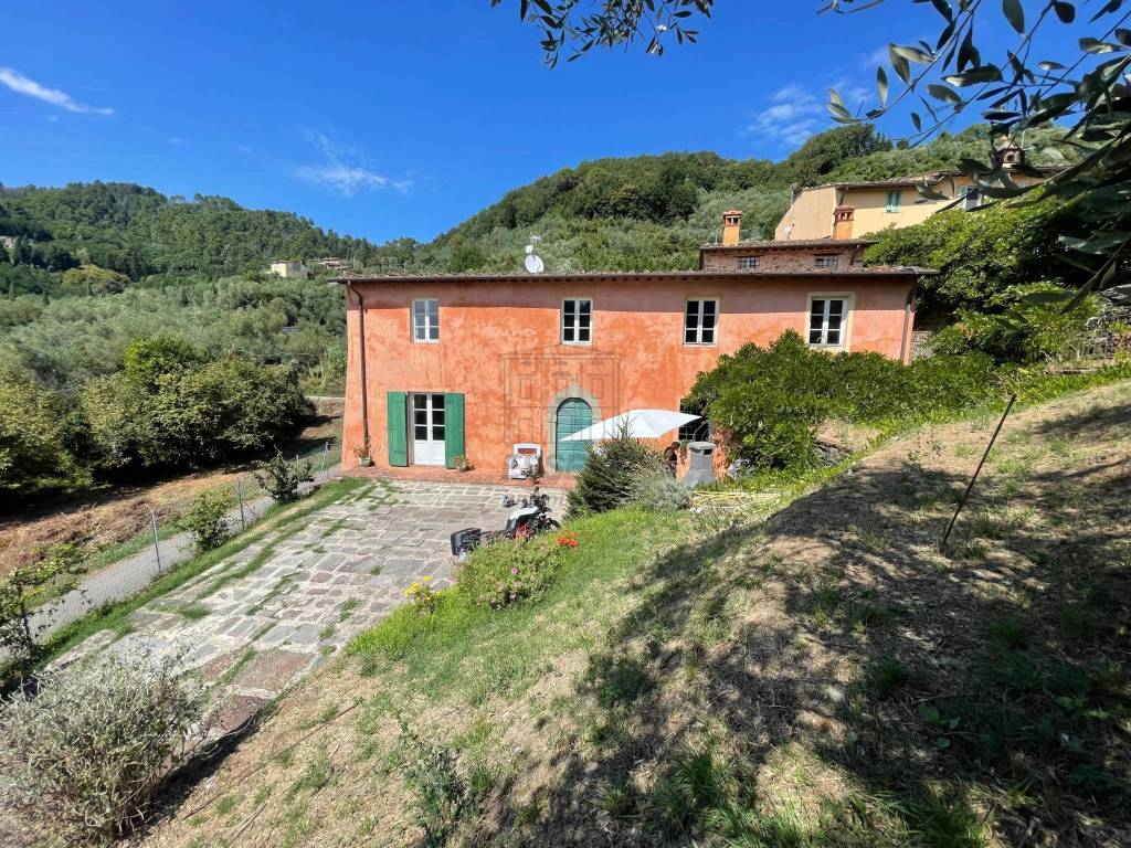 casa indipendente in vendita a Pescaglia in zona San Martino in Freddana