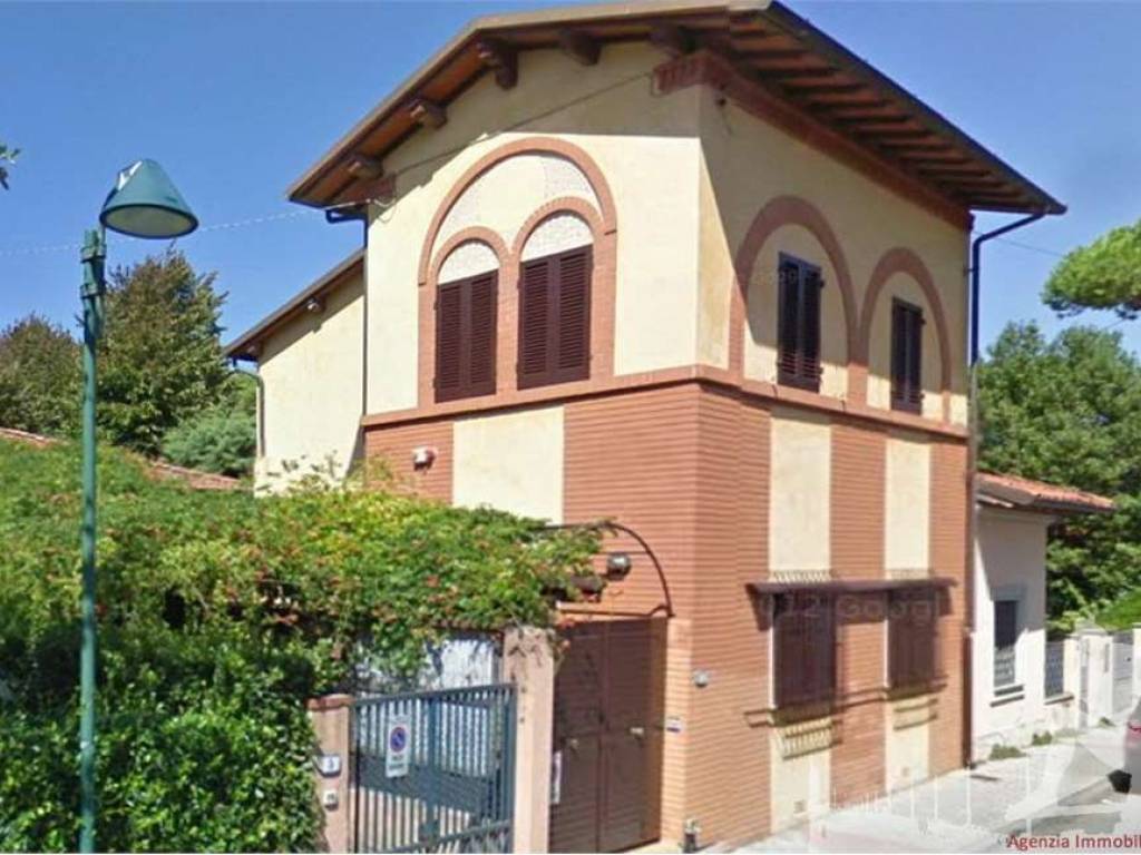 casa indipendente in affitto a Forte dei Marmi in zona Vittoria Apuana