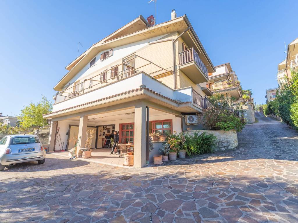 casa indipendente in vendita a Monterotondo in zona San Martino