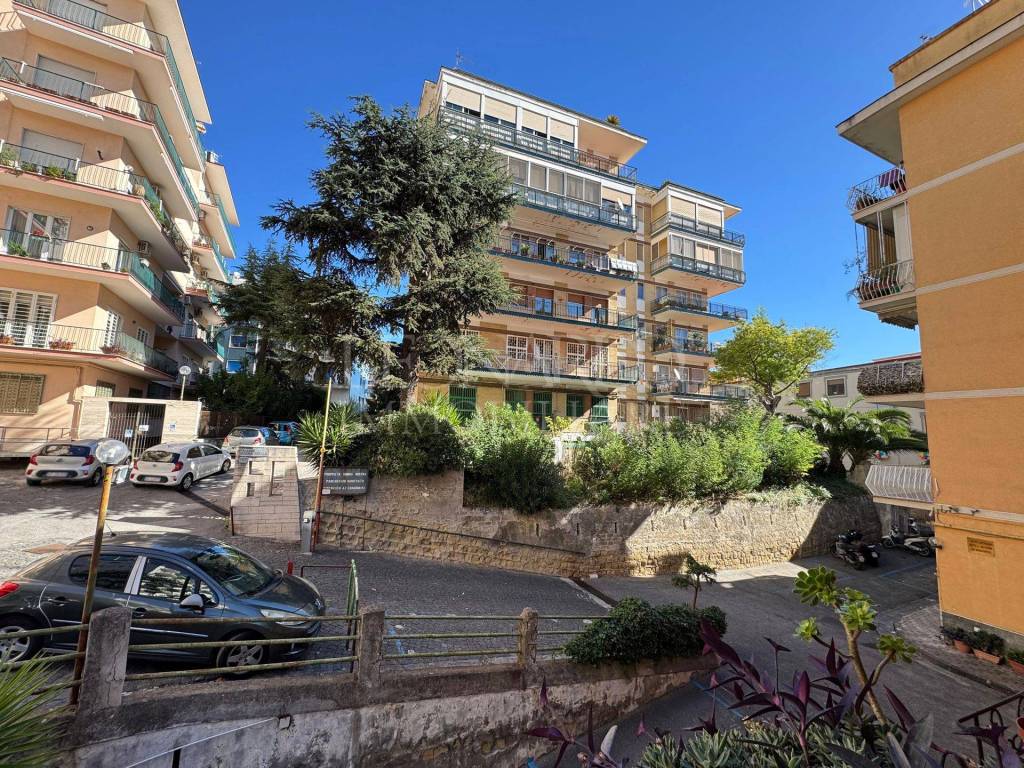 appartamento in vendita a Napoli in zona Posillipo