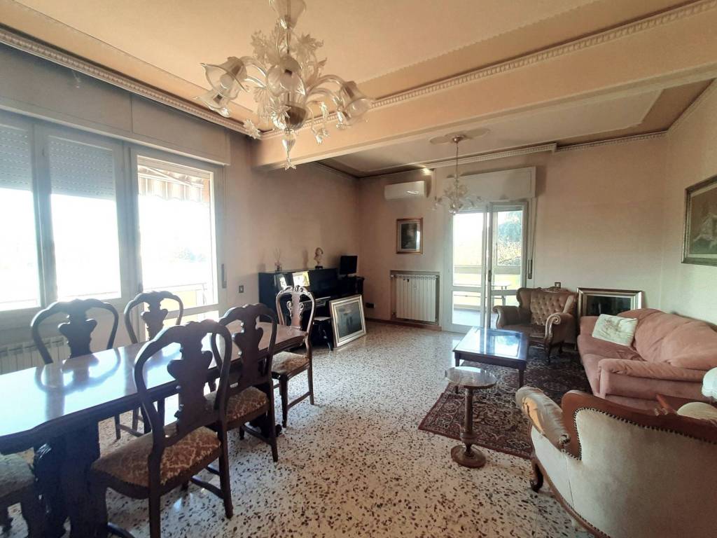 appartamento in vendita a Lucca in zona zona San Filippo