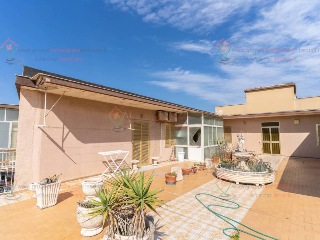 appartamento in vendita a Siracusa in zona Isola Ortigia