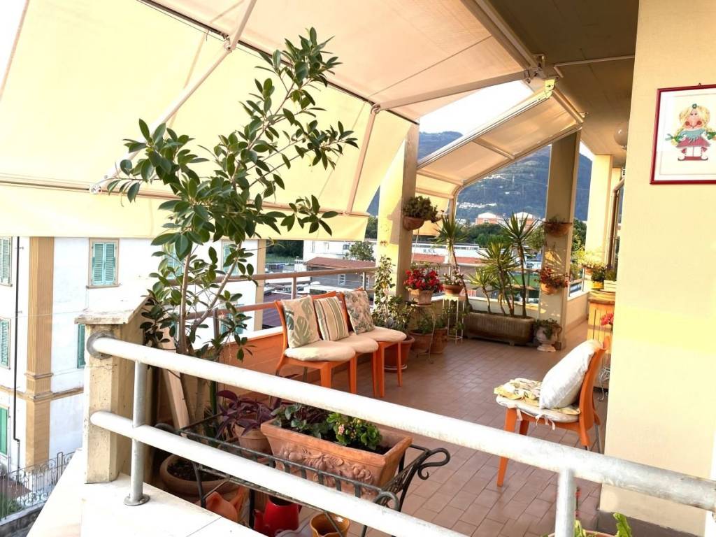 appartamento in vendita a Massa in zona Centro Storico