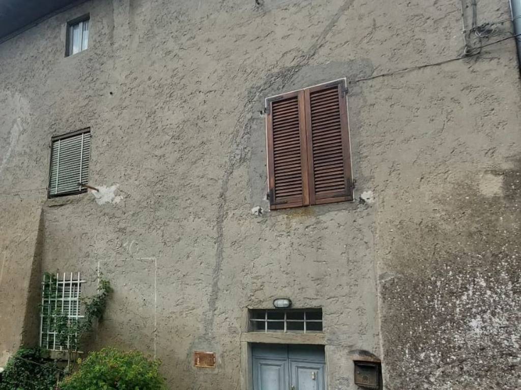 casa indipendente in vendita a Vernio