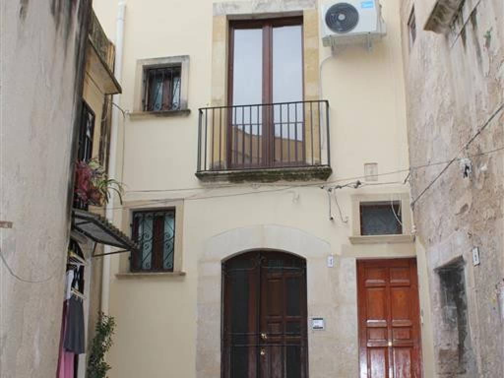 appartamento in vendita a Siracusa in zona Isola Ortigia