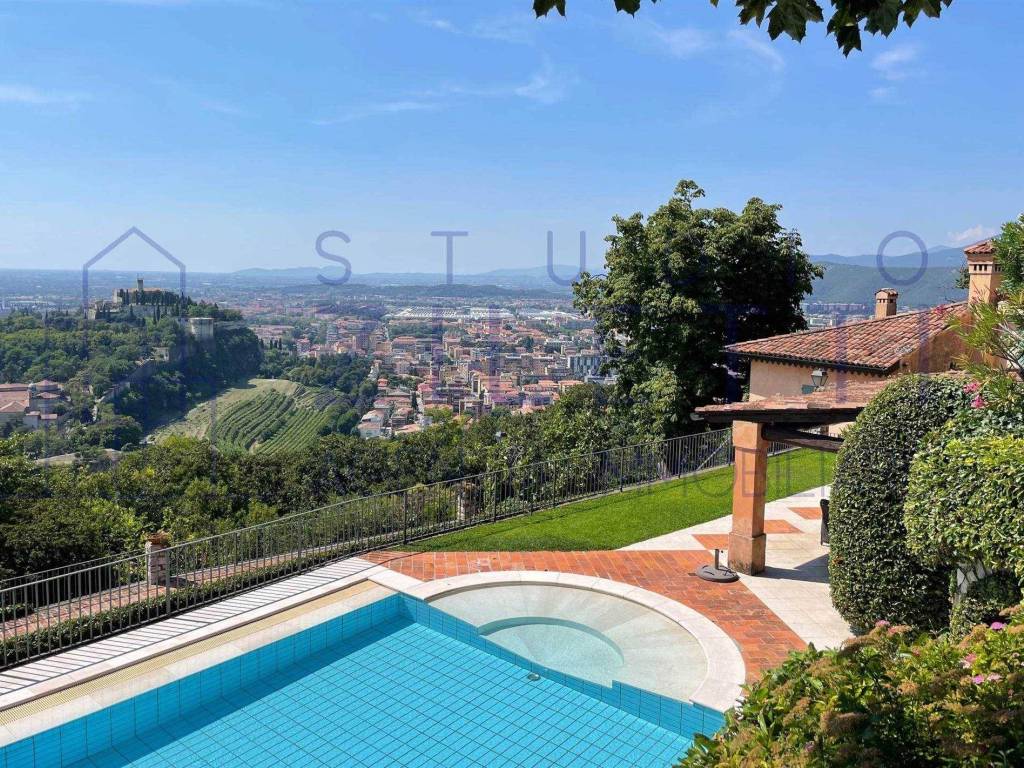 casa indipendente in vendita a Brescia in zona Porta Venezia