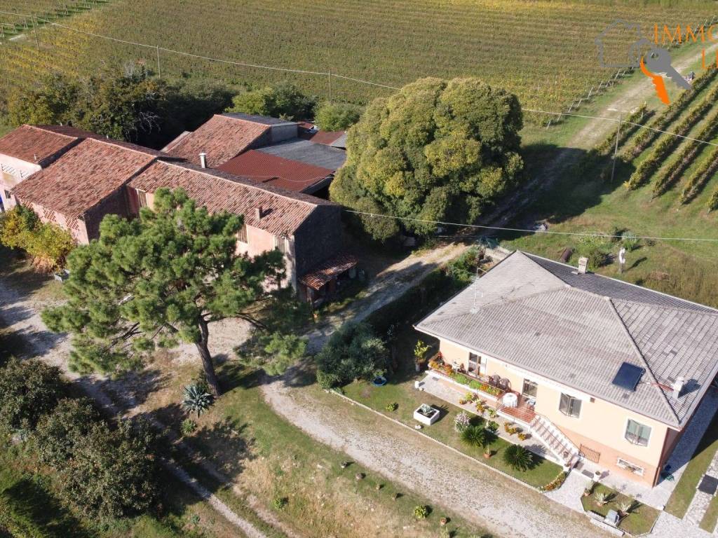casa indipendente in vendita a Sommacampagna in zona Custoza