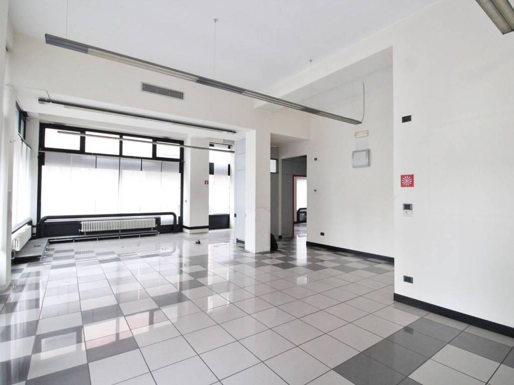 negozio in vendita a Rescaldina