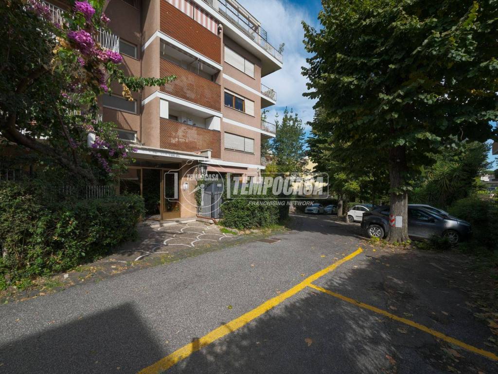 appartamento in vendita a Roma in zona Grottarossa
