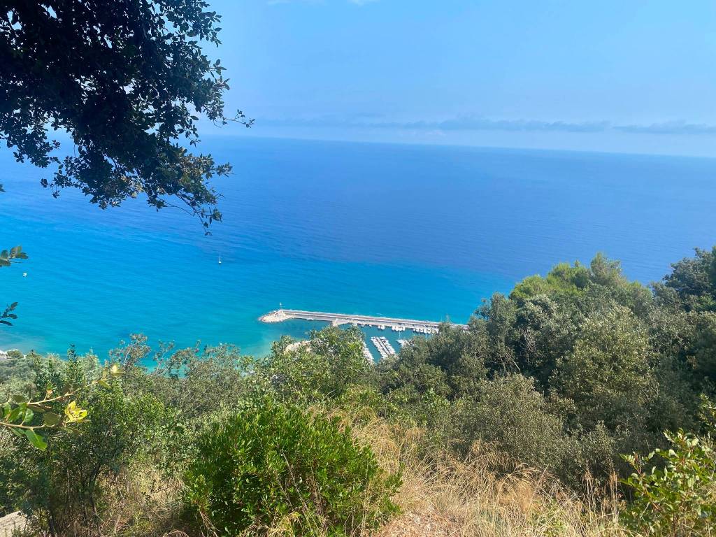 appartamento in vendita a Finale Ligure