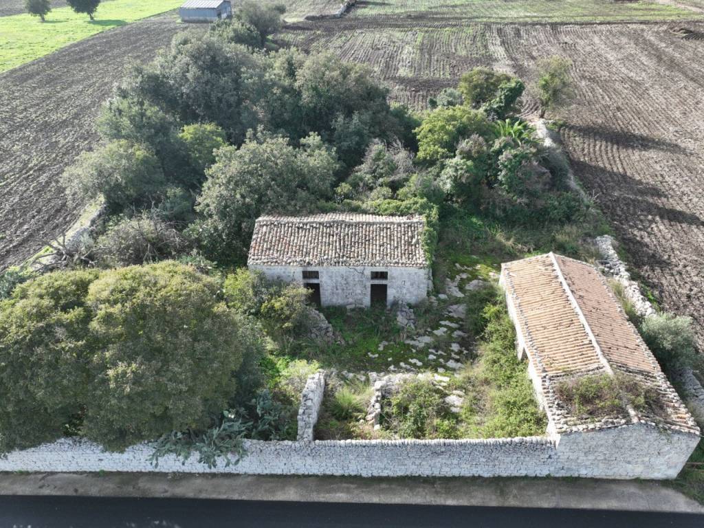 casa indipendente in vendita a Modica