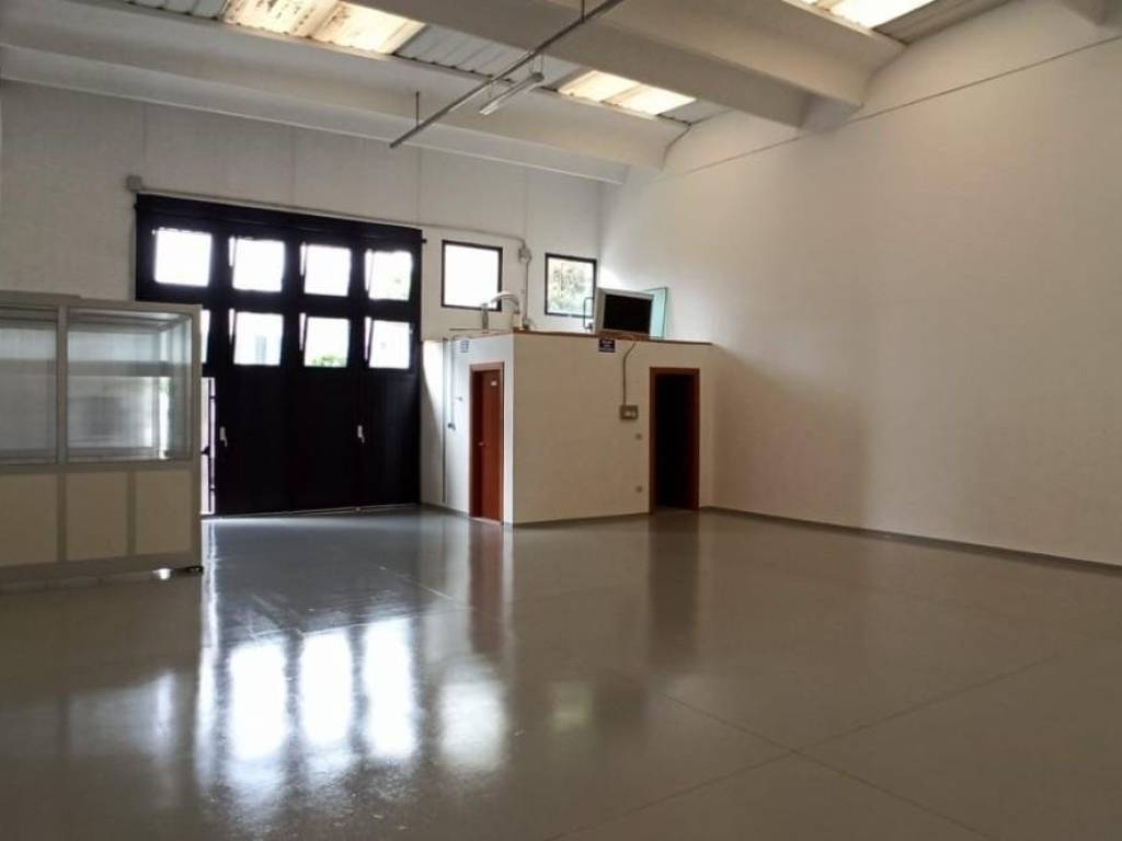 ufficio in affitto a Calcinaia in zona Fornacette