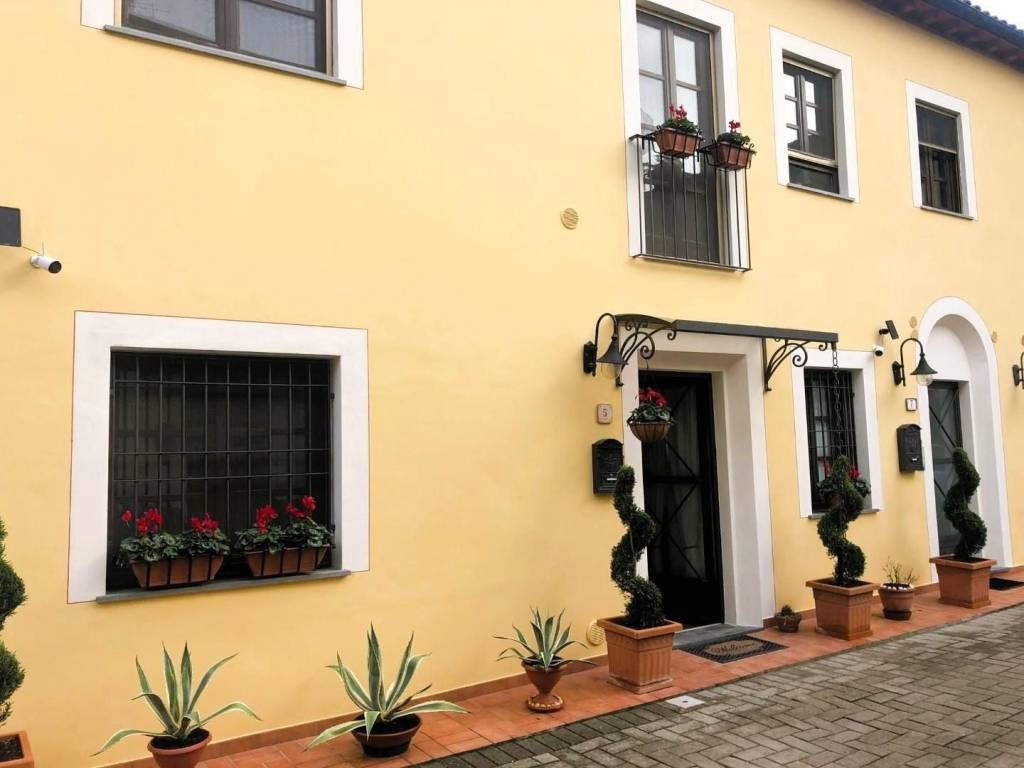 intera palazzina in vendita a San Miniato in zona Ponte a Egola