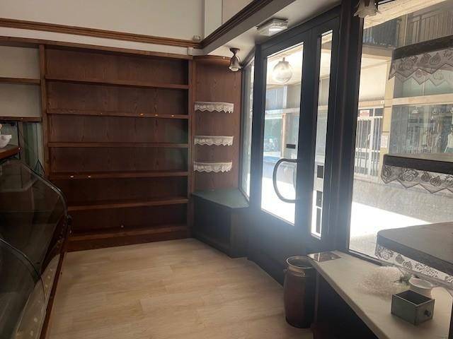 locale commerciale in vendita a Massa in zona Centro Storico