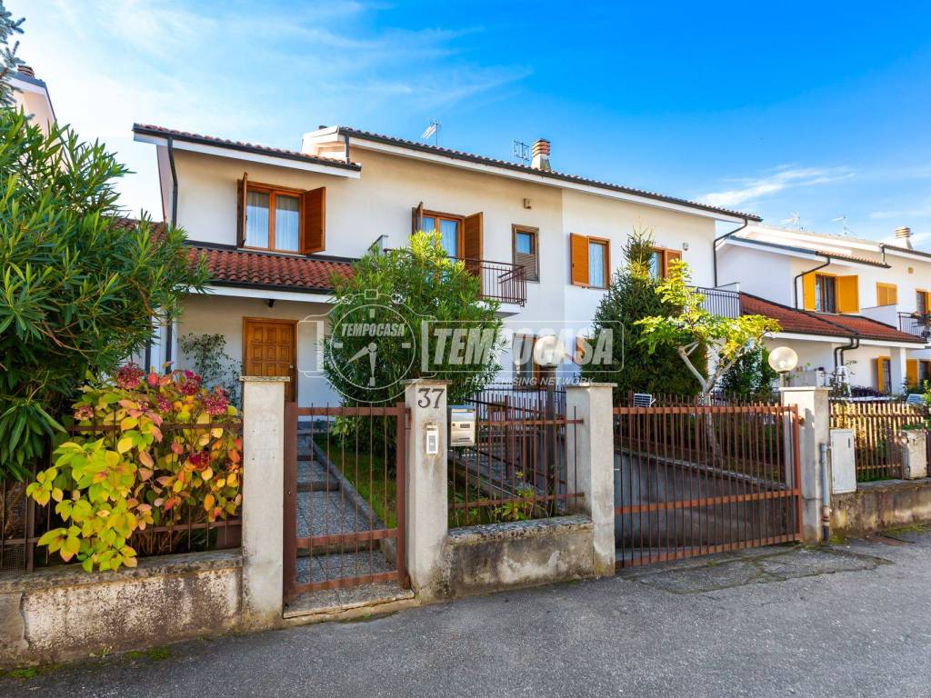 casa indipendente in vendita a San Mauro Torinese in zona Oltre Po