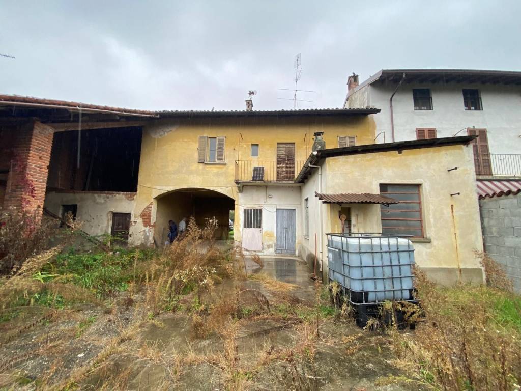 casa indipendente in vendita a Cassolnovo in zona Molino Del Conte