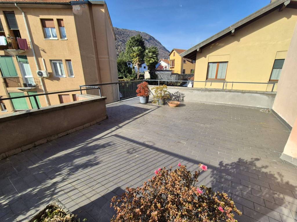 appartamento in vendita a Verbania in zona Intra