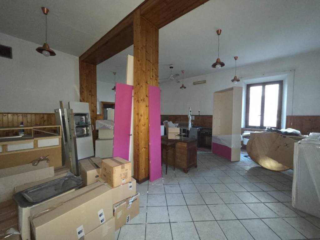 locale commerciale in vendita ad Altopascio