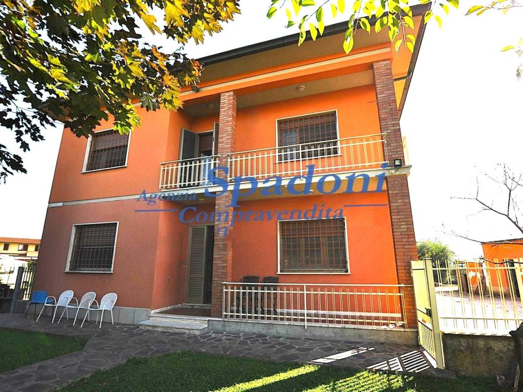 casa indipendente in vendita a Chiesina Uzzanese