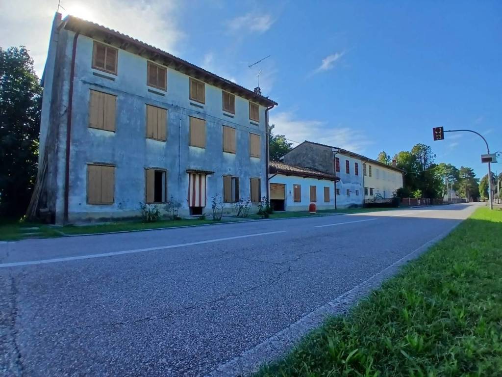 casale in vendita a Campolongo Tapogliano