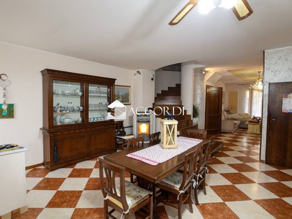casa indipendente in vendita a Caerano di San Marco
