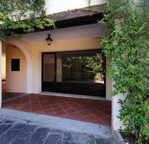 negozio in vendita ad Olbia in zona Porto Rotondo