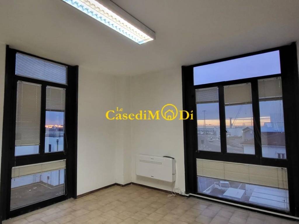 ufficio in affitto a Livorno in zona Stazione