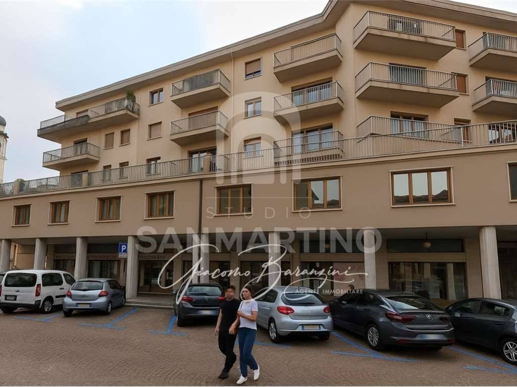 appartamento in vendita a Varese in zona Biumo