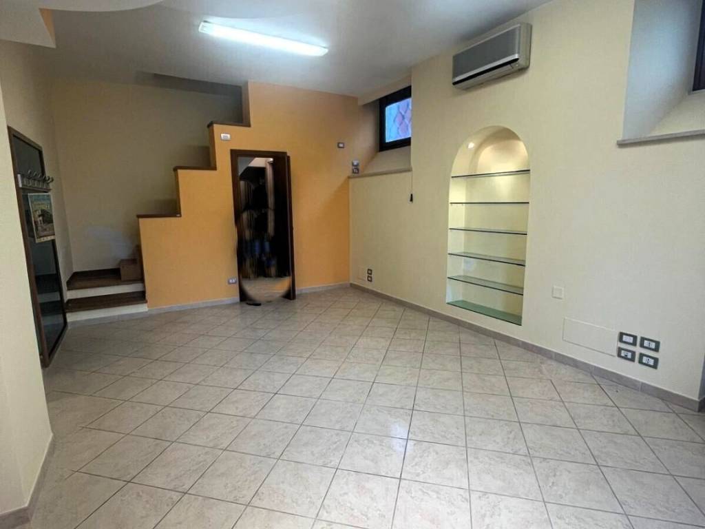 negozio in vendita a Senigallia