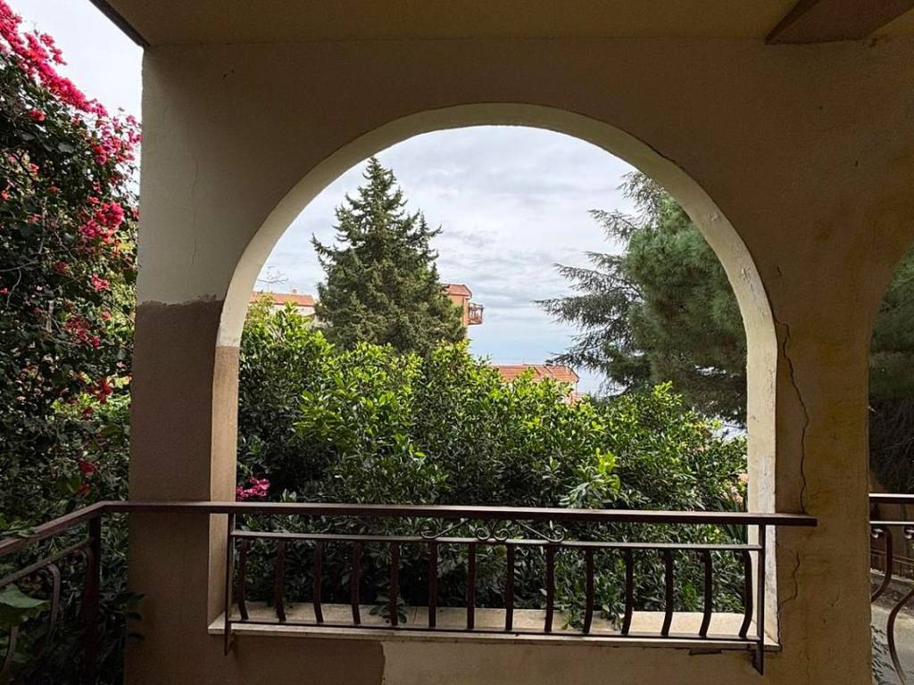 appartamento in vendita a Letojanni