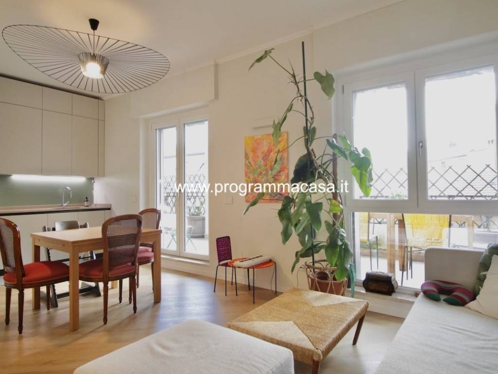 appartamento in vendita a Milano in zona Piazzale Lodi