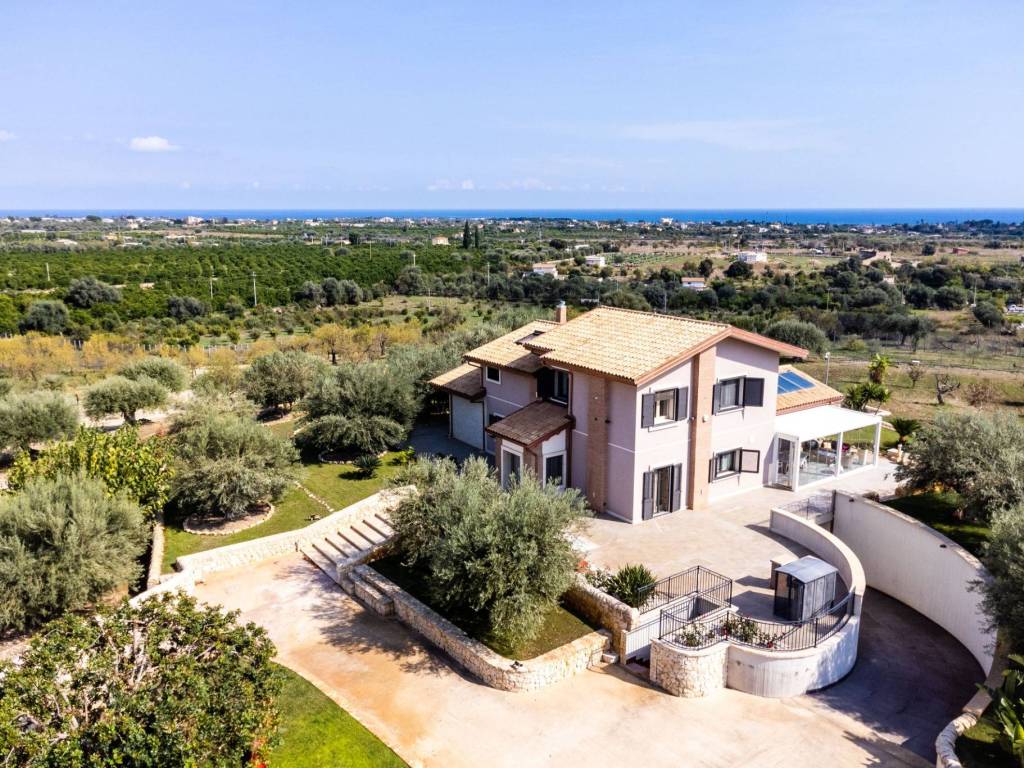 casa indipendente in vendita a Noto