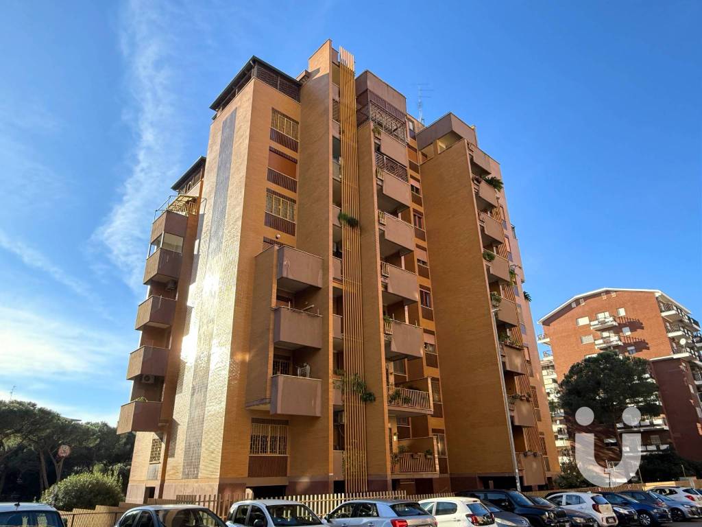 appartamento in vendita a Roma in zona EUR