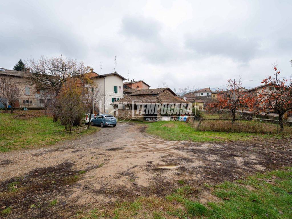 casa indipendente in vendita a Castellarano in zona Roteglia