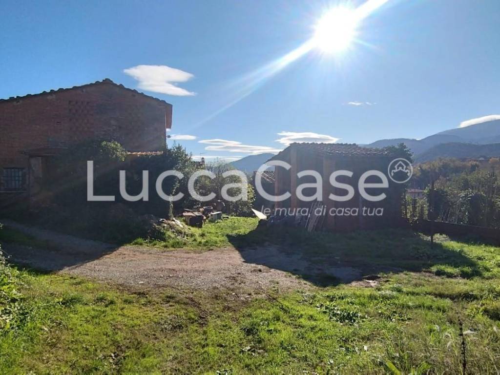 casale in vendita a Capannori in zona Castelvecchio di Compito