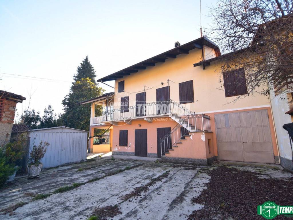 casa indipendente in vendita a Rocca Canavese