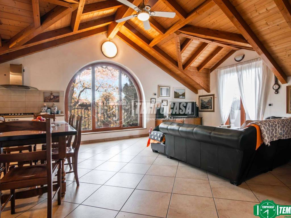 casa indipendente in vendita a Garbagnate Milanese