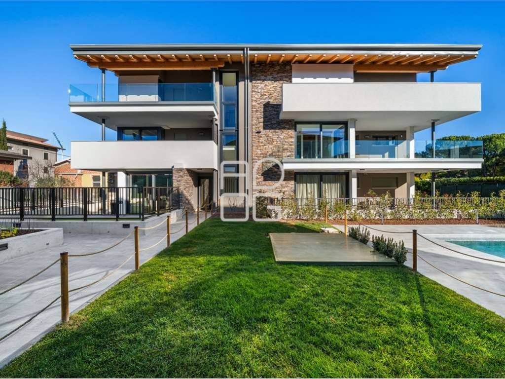 appartamento in vendita a Desenzano del Garda in zona Rivoltella