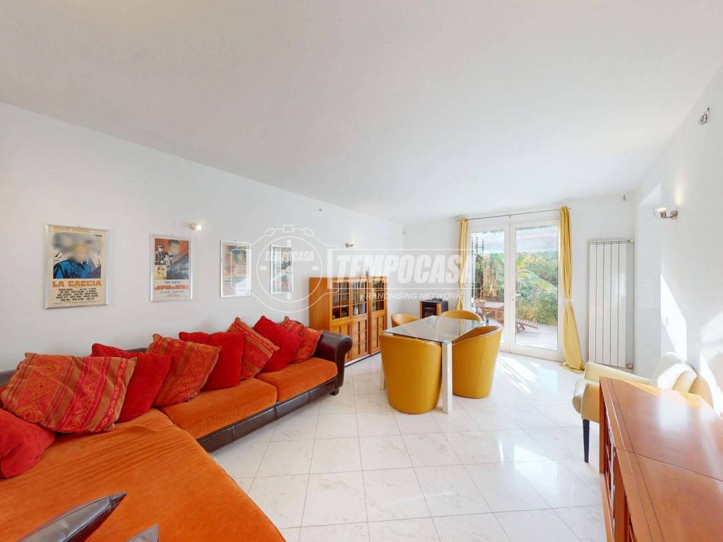 appartamento in vendita ad Albenga in zona Bastia