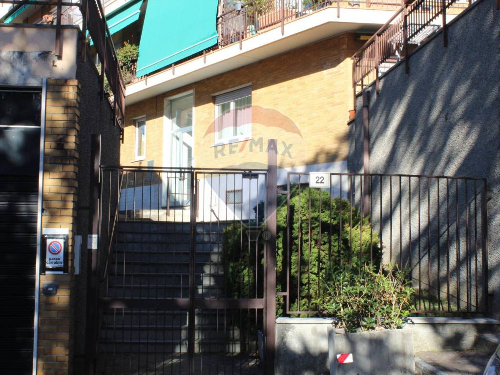 appartamento in vendita a Varese in zona Casbeno