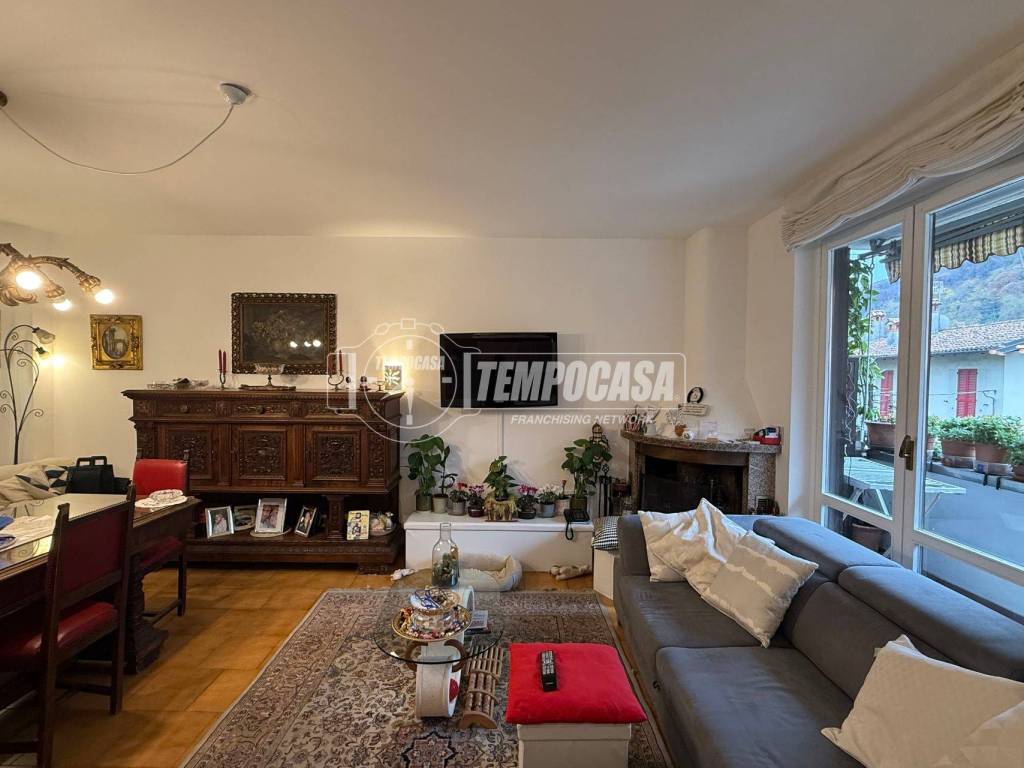 casa indipendente in vendita a Como in zona Sagnino