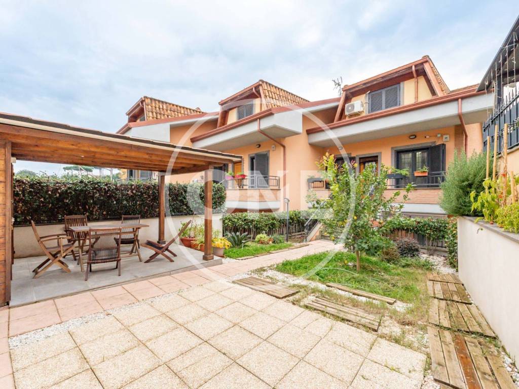 casa indipendente in vendita ad Albano Laziale