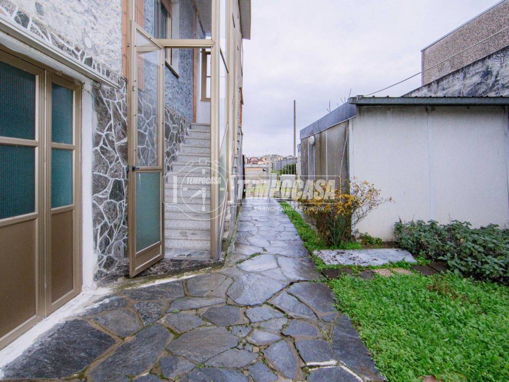 casa indipendente in vendita a Mortara