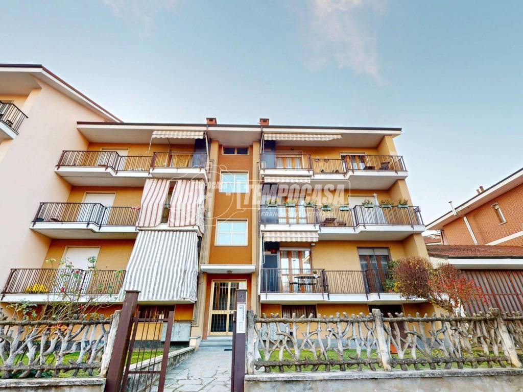 appartamento in vendita a Santa Vittoria d'Alba in zona Cinzano