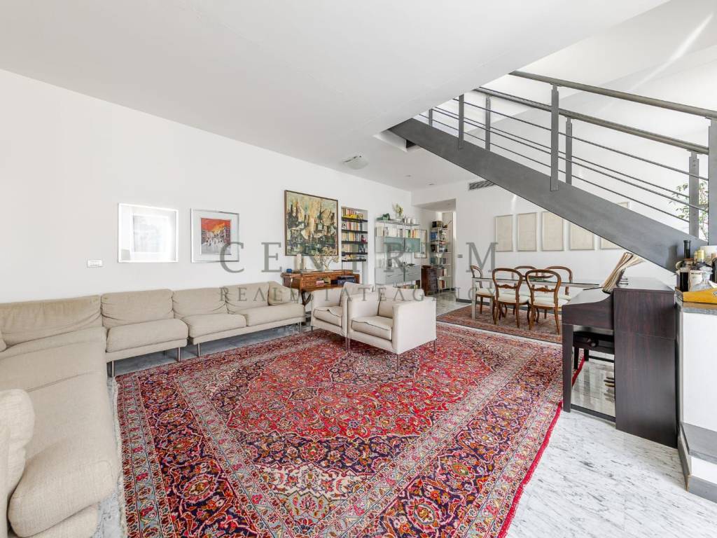 appartamento in vendita a Milano in zona Bullona