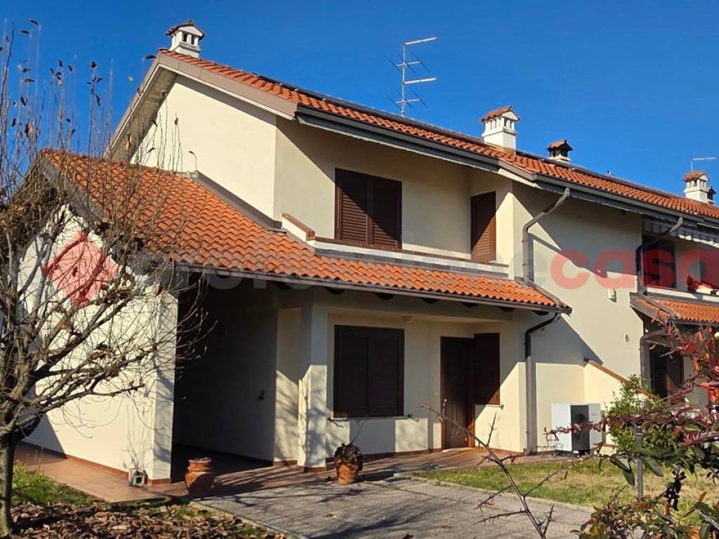 casa indipendente in vendita a Frossasco