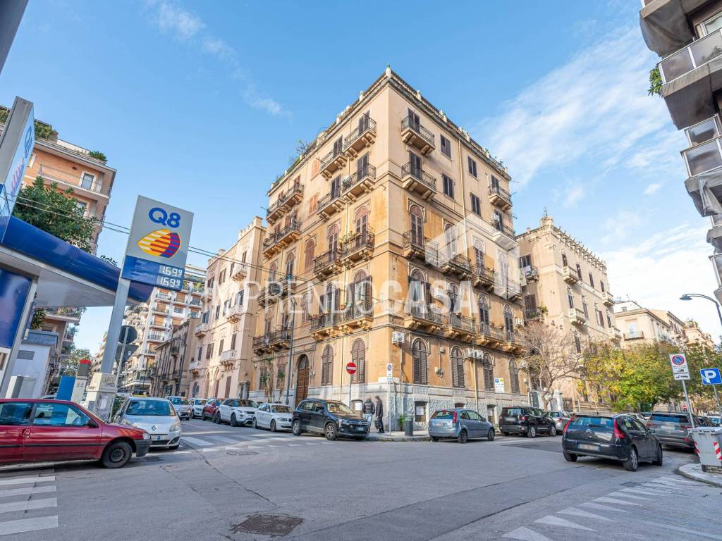 appartamento in vendita a Palermo in zona Libertà