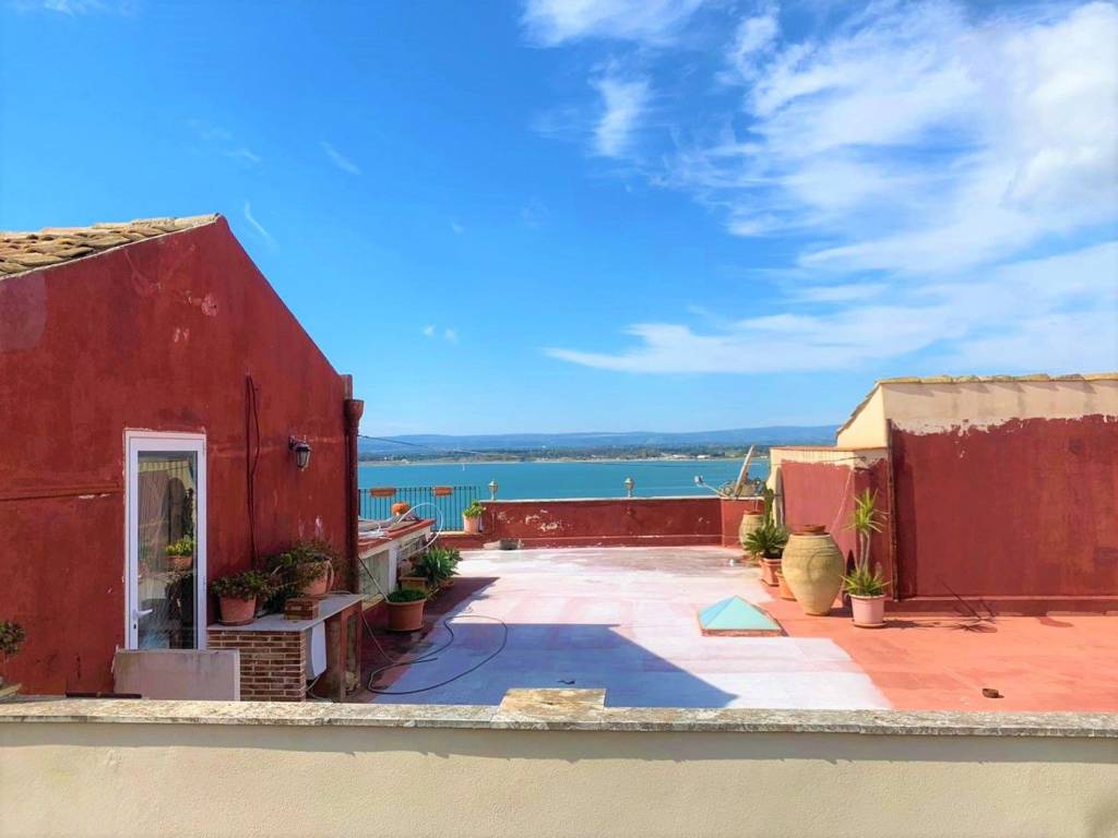 appartamento in vendita a Siracusa in zona Centro Città