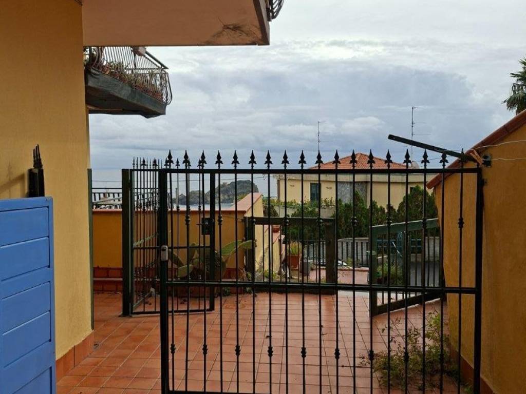 appartamento in affitto ad Aci Castello